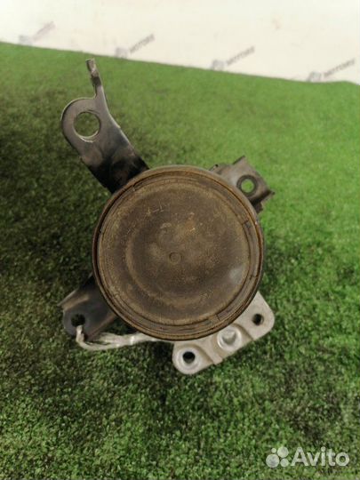 Подушка двигателя правая Toyota Vitz KSP90 1krfe