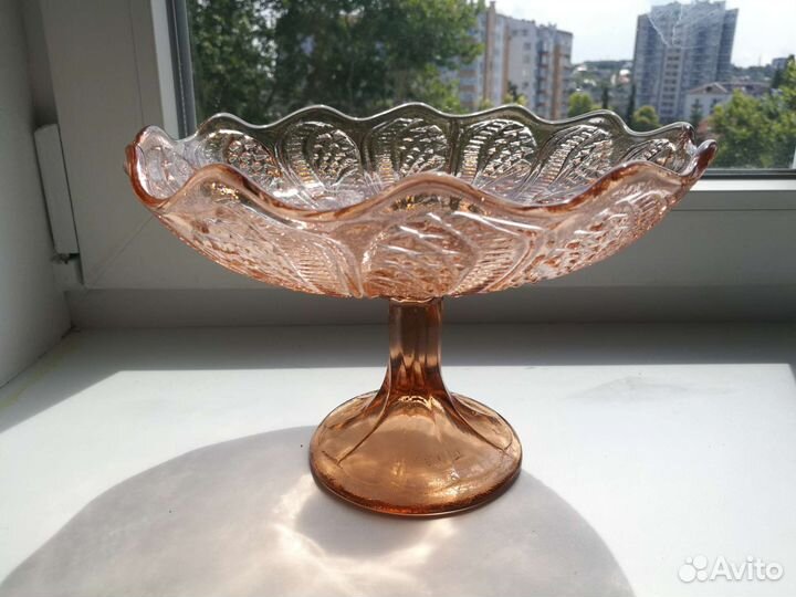 Ваза на ножке цветное стекло СССР