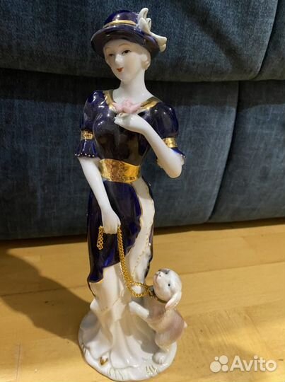 Статуэтка Дама