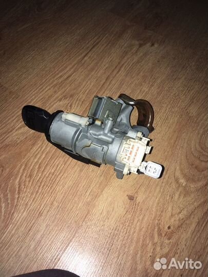 Замок зажигания Toyota rav 4 2005г