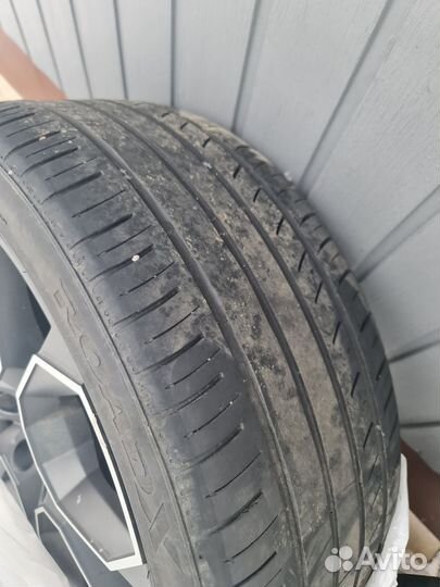 RoadX RXMotion U11 235/40 R19 19U