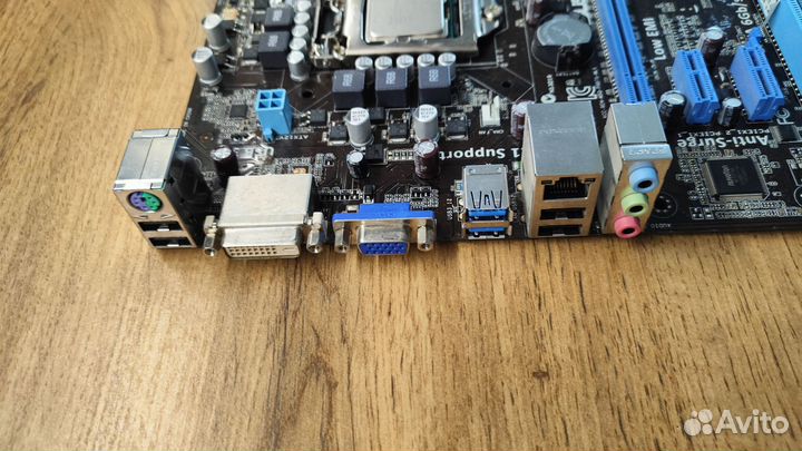 Материнская плата Asus P8875-M LX