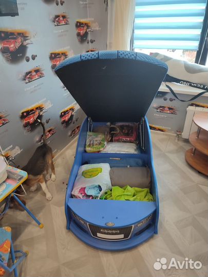 Детская кроватка машина