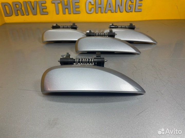 Ручка двери внешняя правая Renault Sandero Stepway