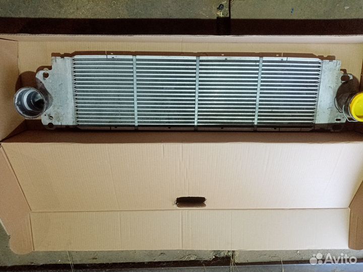 Радиатор интеркулера Volkswagen Transporter T5