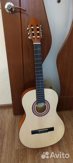 Новая классическая гитара Homage