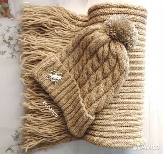 Вязаные шапка и шарф