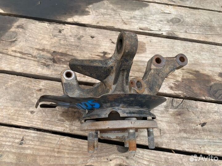 Кулак поворотный передний правый Kia Soul AM G4FG