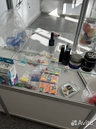 Маникюрный стол