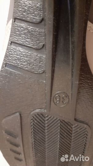 Продам лыжные ботинки