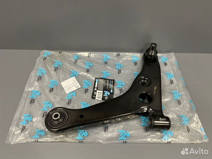 Рычаг передний левый Mitsubishi Lancer 9