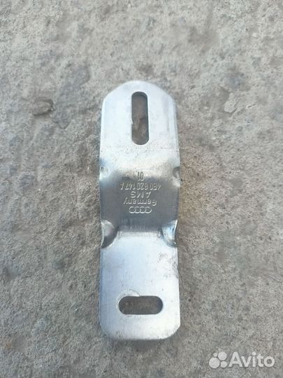 Audi a8 d3 кронштейн