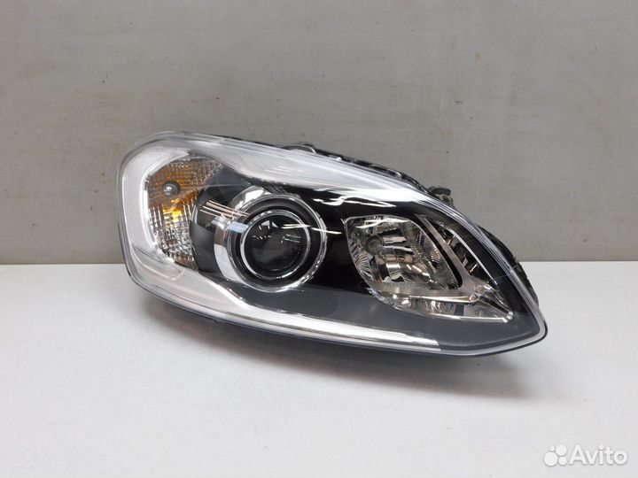 Фара правая Volvo XC60