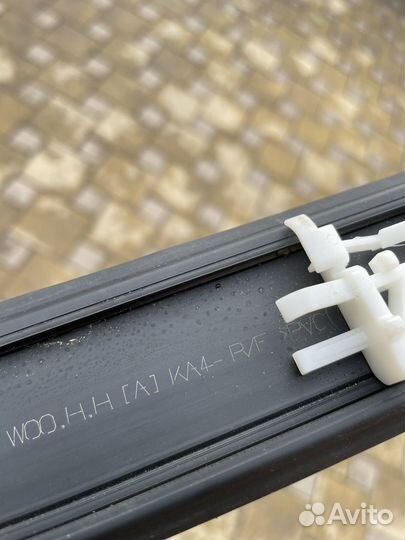 Молдинг крыши Kia Carnival KA4