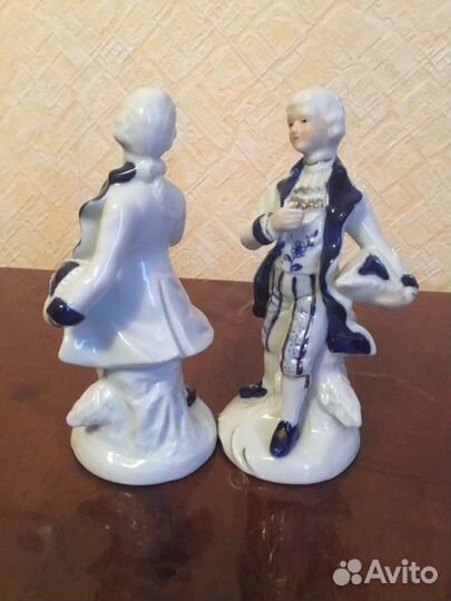 Фарфоровые европейские статуэтки 