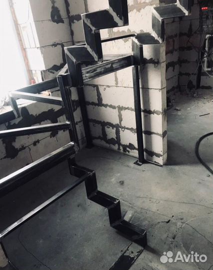 Лестница металлическая на 2 этаж