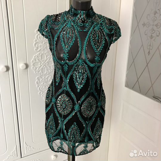 Вечернее платье с пайетками