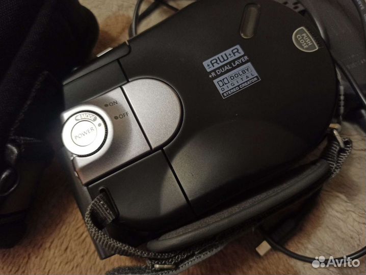 Видеокамера Samsung vp-dc165wbi