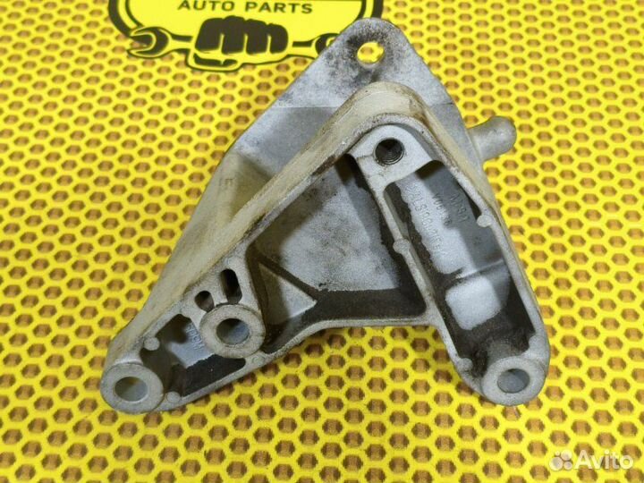 Кронштейн опоры двигателя Opel Insignia JT69