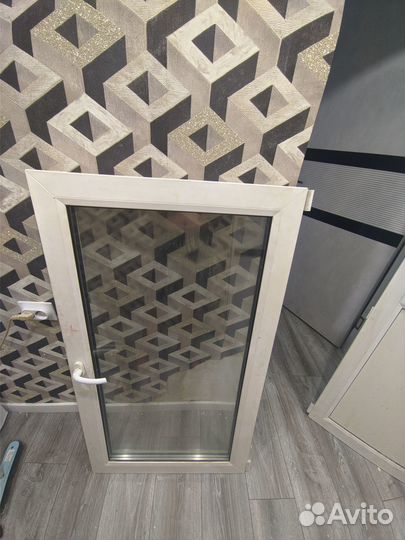 Продам оконный блок (пластиковый), на балкон