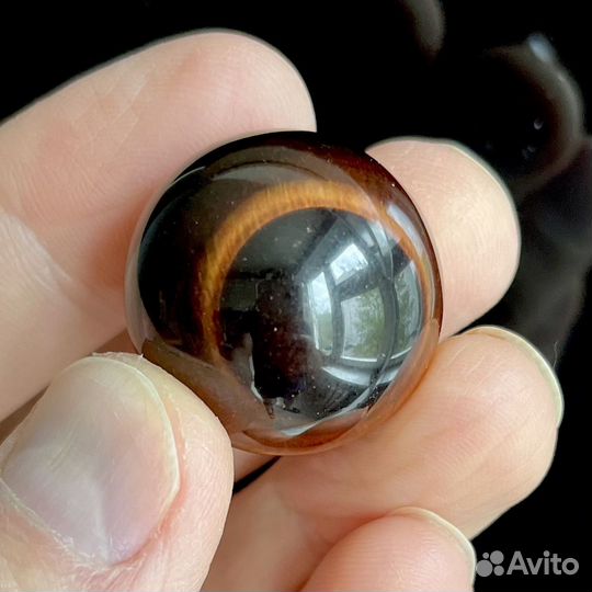 Коллекционная сфера из камня тигровый глаз