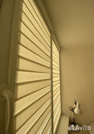 Рулонные шторы зебра в коробе U7338