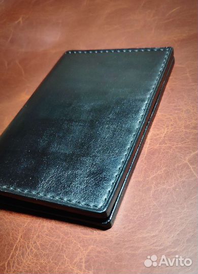 Кожаная обложка для паспорта ручной работы