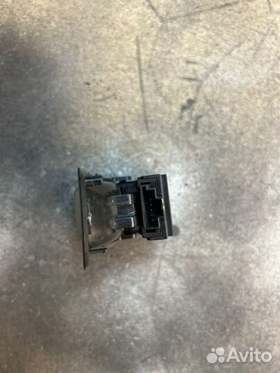 Кнопка ручного тормоза Mercedes W205 A2059056603