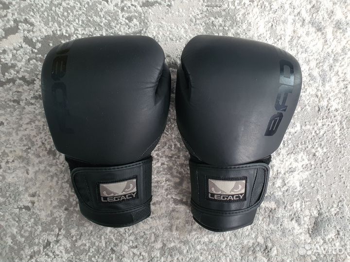 Боксерские перчатки 16 oz bad boy legacy prime