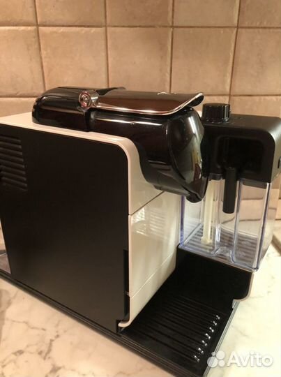 Кофеварка капсульная nespresso delonghi