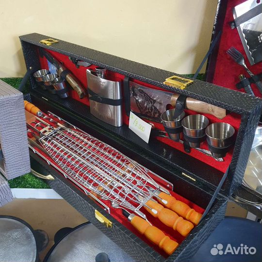 Подарочный набор шампуров в чемодане