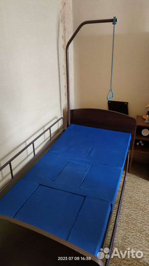 Медицинская кровать для лежачих больных