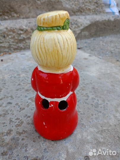 Фарфоровая статуэтка