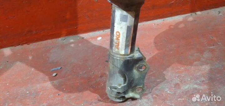 Сеат кордоба амортизатор передний правый seat