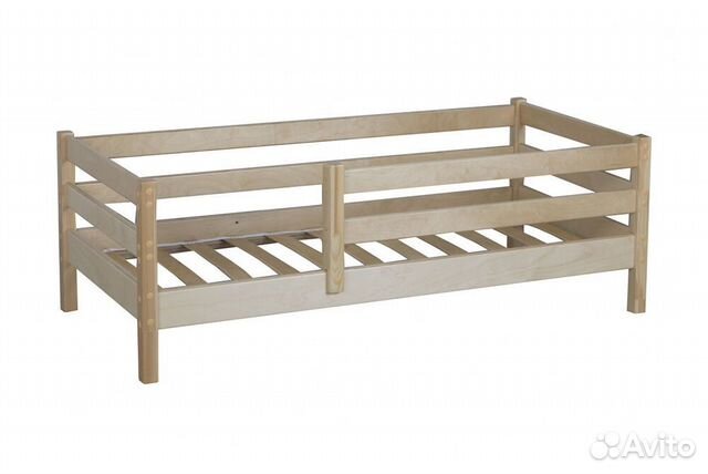 Кровать детская из массива