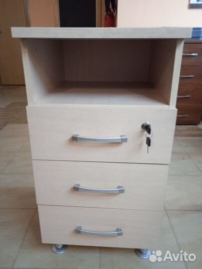 Тумбочка офисная выкатная