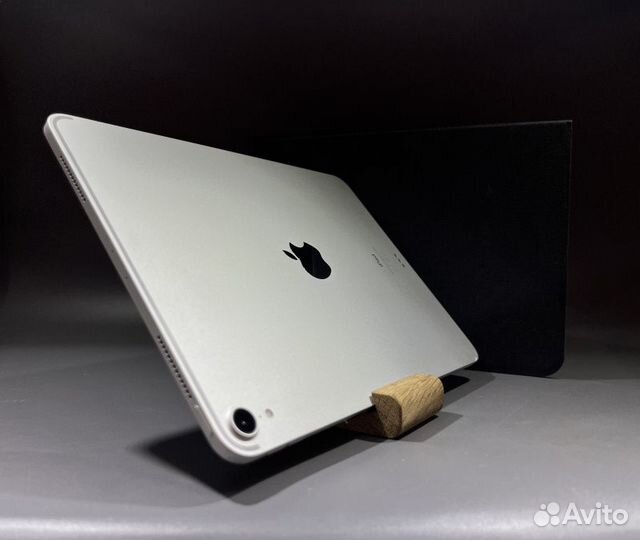 Планшет Apple iPad Pro 11 (1-го поколения) (2018)