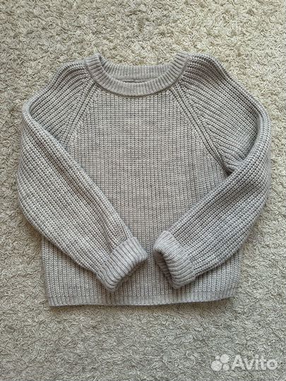 Джинсовая куртка, свитер