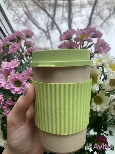 Многоразовый пластиковый стакан с крышкой