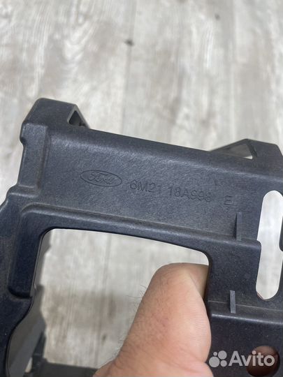 Рамка Магнитолы Ford Mondeo 4 Blaupunkt