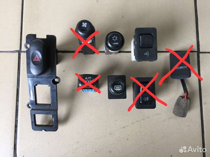Кнопка управления Mitsubishi Montero Sport 1