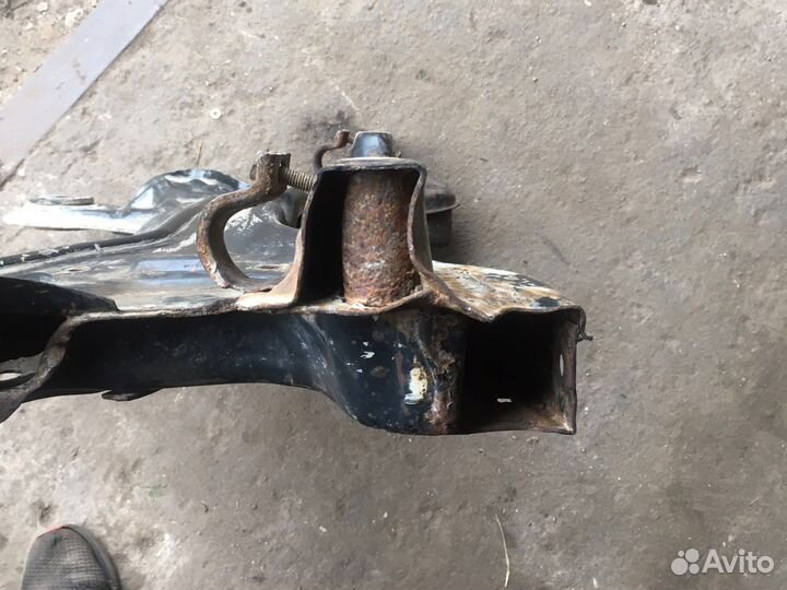 Подрамник Гольф 4