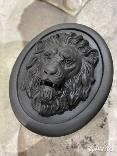 Круглый маскарон Морда льва