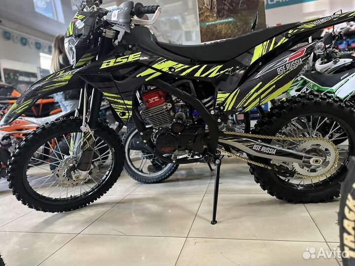 Мотоцикл BSE Z5 21/18 Neon Black 2023