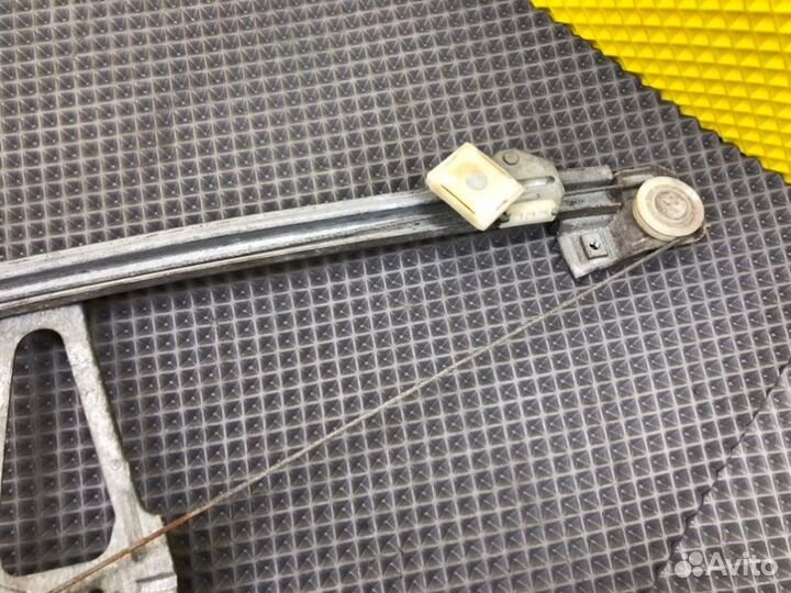 Стеклоподъемник задний правый Mercedes-Benz 190E