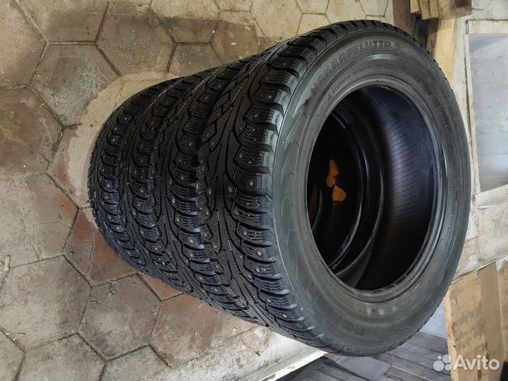 Nokian Tyres Hakkapeliitta 5 215/60 R16