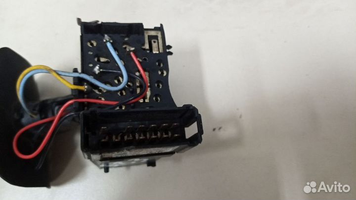Переключатель поворотников подрулевой левый водите