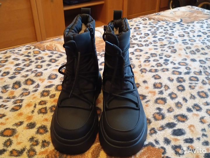 Дутики женские зимние