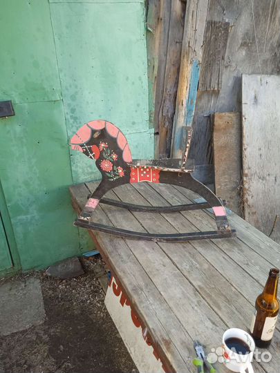 Лошадь качалка деревянная