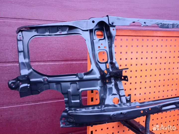 Телевизор Toyota Hilux